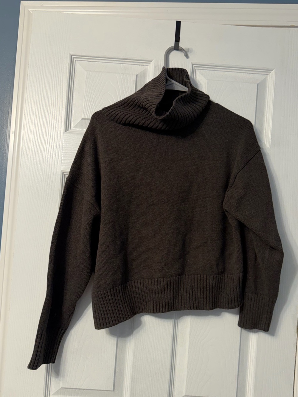 margaret oleary grey turtleneck sweater size medium. 100% cotton